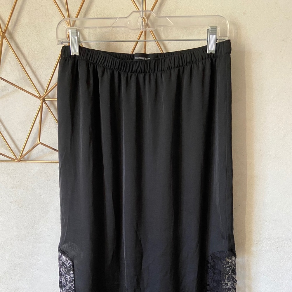 Lace-trimmed silky skirt